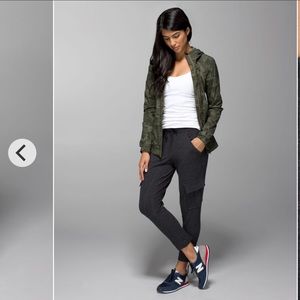 Lululemon Carry and Go Pant Heathered Black size 6